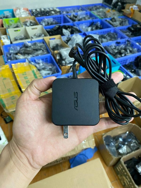 Mua cục sạc laptop Asus chính hãng giá bao nhiêu?
